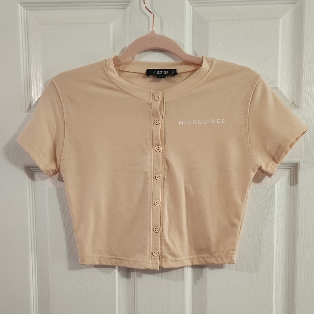 Missguided Peach Button-Front Cropped Tee with Logo Tag